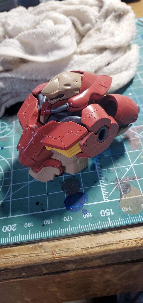 めちゃめちゃにスジボリ穴あけ