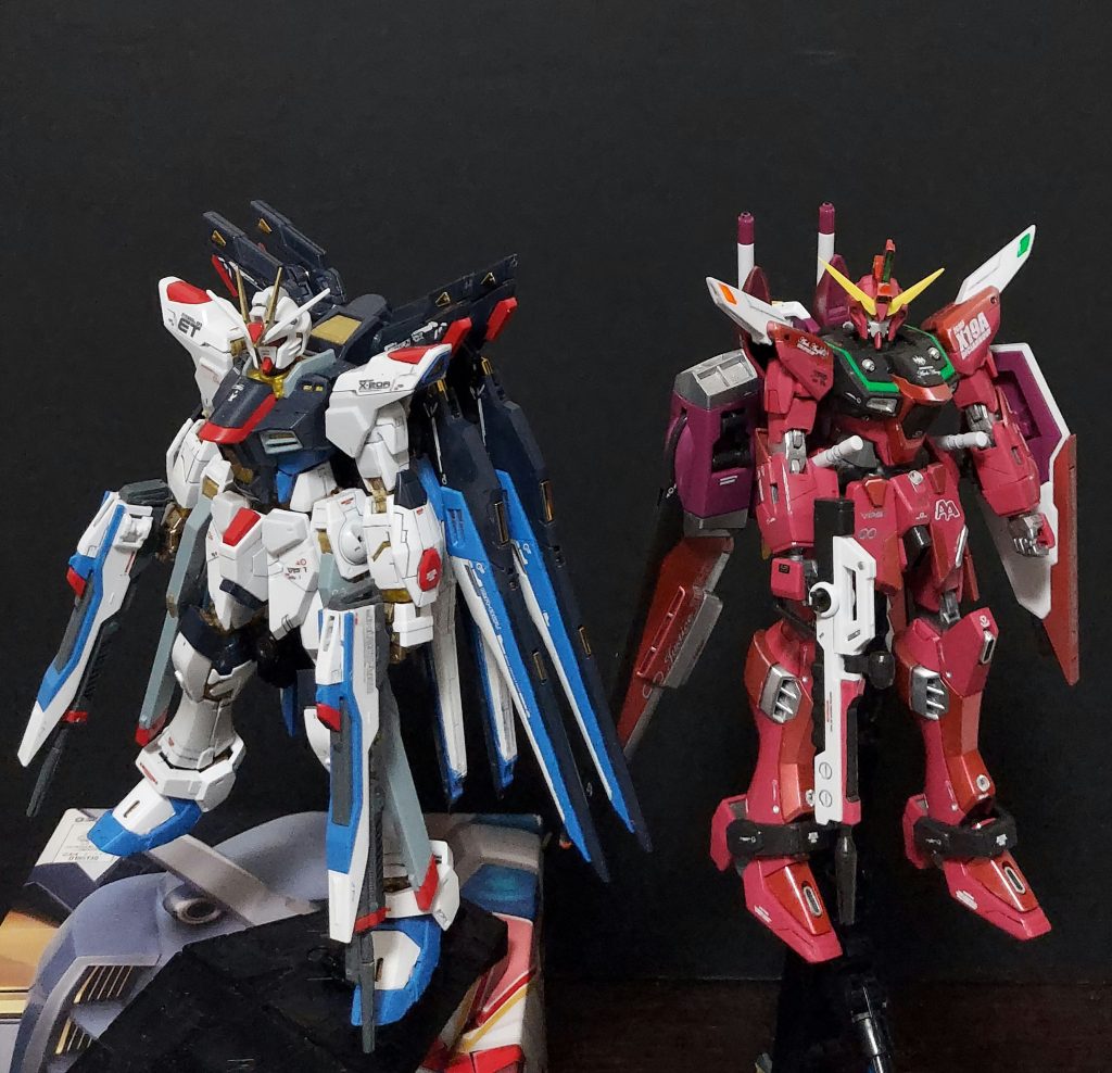 3体だと後ろのMSのピンが甘くなっちゃうので、兄弟機の2体で。