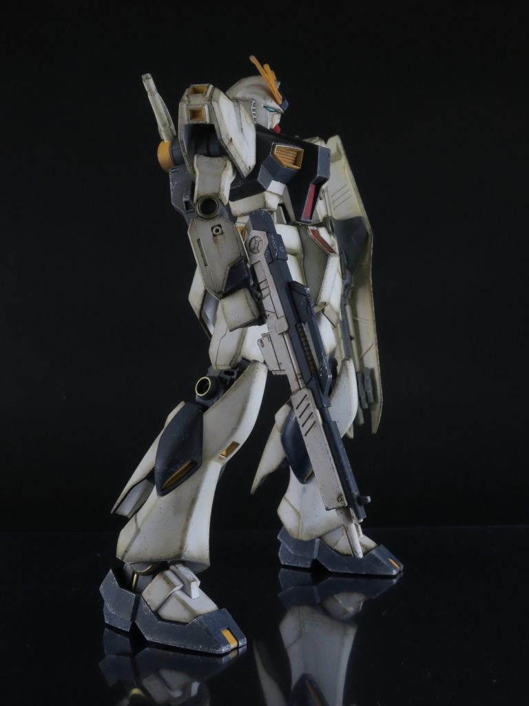 濃い色のパーツにはタミヤエナメルのチタンシルバーで同じくスポンジチッピング。チタンシルバーは少しゴールド寄りで通常のシルバーより落ち着いた色味です。悪目立ちしなくて使いやすいです。