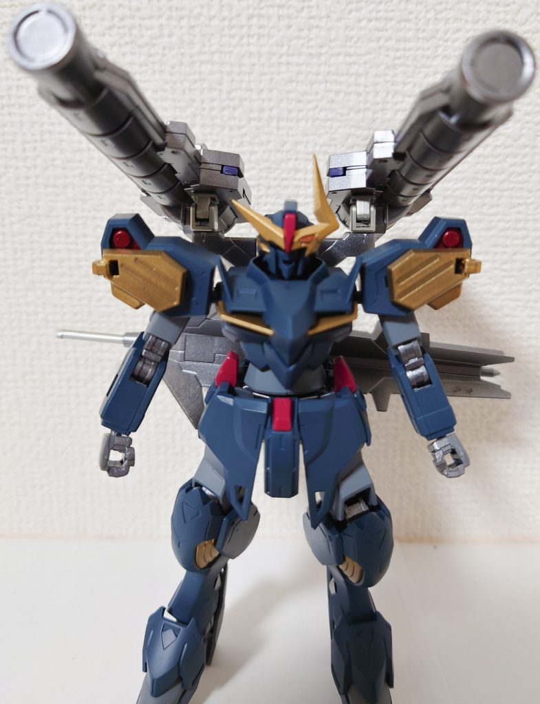 前面一応、重火器重視の装備ですが、打撃武器としてメイスも装備してます。