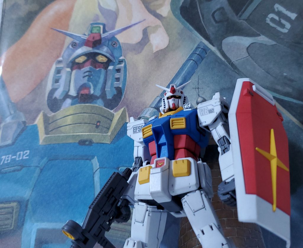 胴体の白い部分やメインカメラの緑とかはこのポスターの配色を参考にしました。