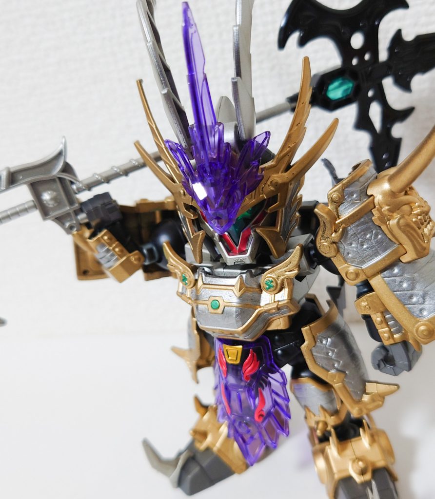 お気に入りのアングルです。やっぱりSD三国伝は最高ですね。サクサク作れて、デティールも細かいすごいガンプラだと思います。