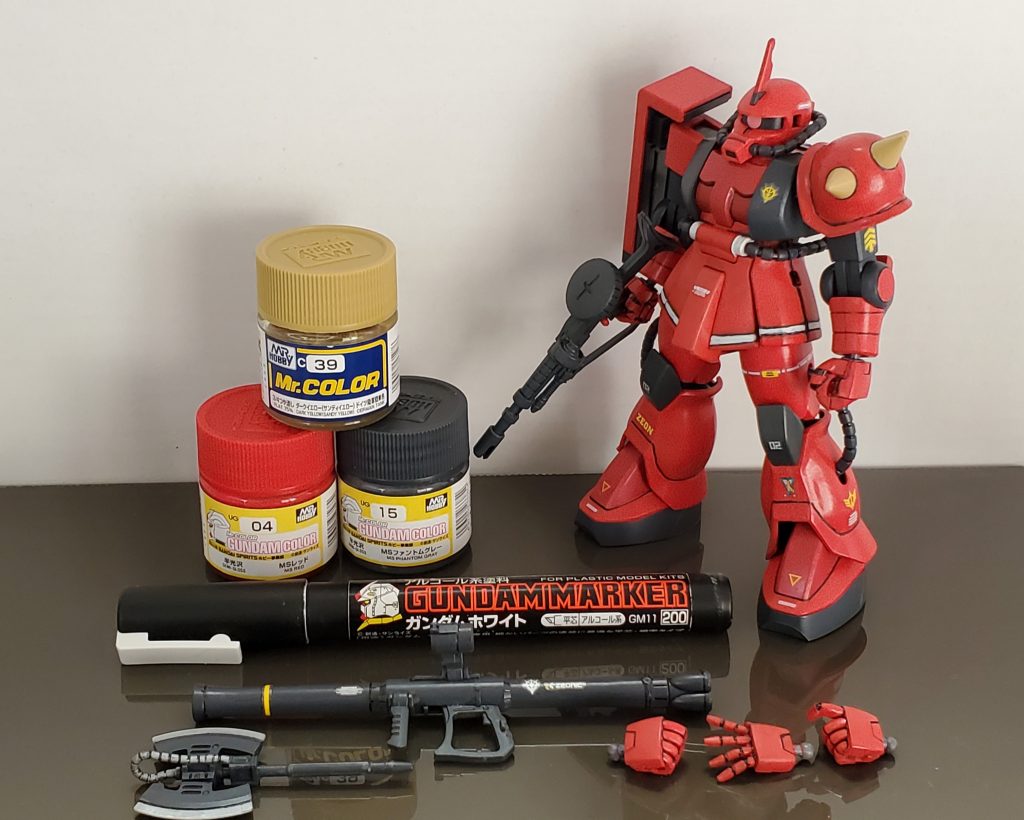 旧HGUC シャア専用ザクIIをベースに全塗装とスジ彫りにより、制作しました🎶本当は足🦵にスラスターノズルも付けたかったのですが、今回は技量不足もあり断念しました😭