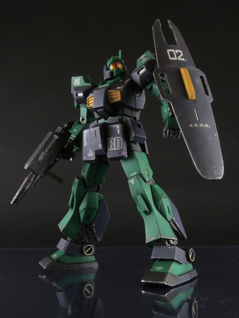 決して強そうではないのにヒーロー感があってカッコいい。シールドなんてほぼ鉄板。コストカットを感じさせる無骨なデザインがたまらない。なんといってもネモといえばグリーンのカラーリング。素晴らしいです。