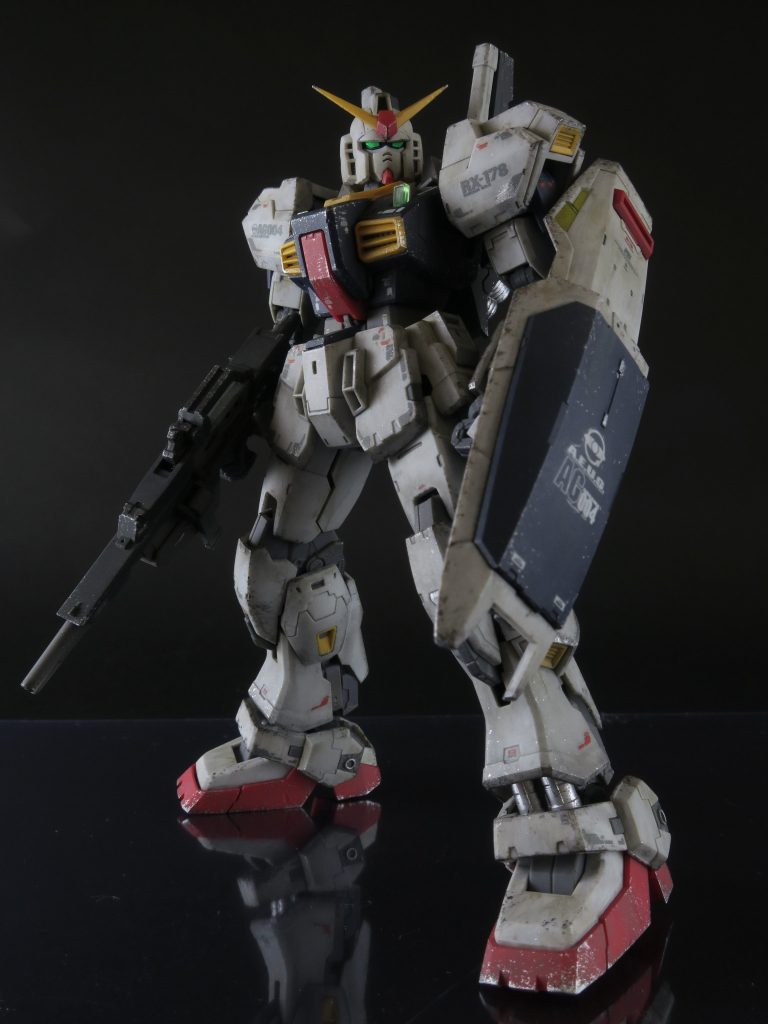 復帰作ということもあり反省点が多く、ブランクを感じてしまう出来栄えになってしまいました。それでも良い感じになるのがウェザリングの素晴らしいところ。ウェザリングという技術がなかったら、再びガンプラを作ることはなかったと思います。