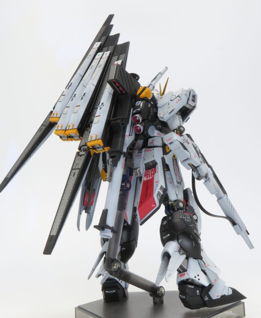 ν GUNDAM–4枚目/制作者：布団大魔王