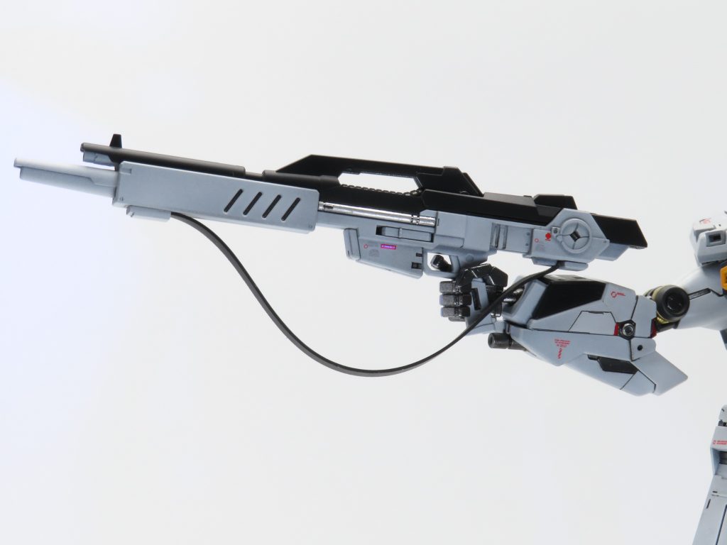 ライフルは小説の挿し絵を参考にベルトを追加