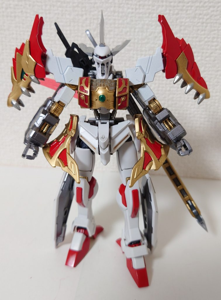 前面アンドロマリウスは巨大な蛇を手にしていると言われていますが、今回は蛇を竜に置き換えて作成しました。肩アーマー気にいってます。