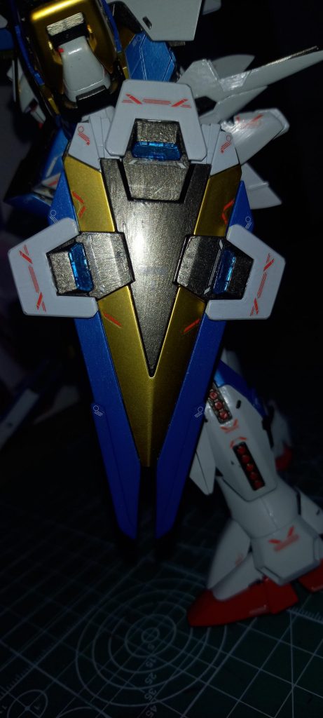 アサルト用のメガビームシールド基部は外れるのになんでビームエフェクトないんだろ……