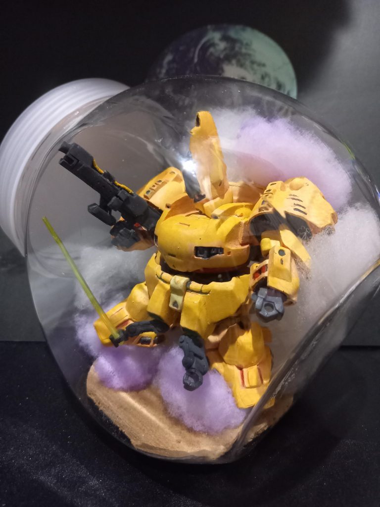 シロッコのオーラをイメージした白と紫に染めた綿を適当に配置