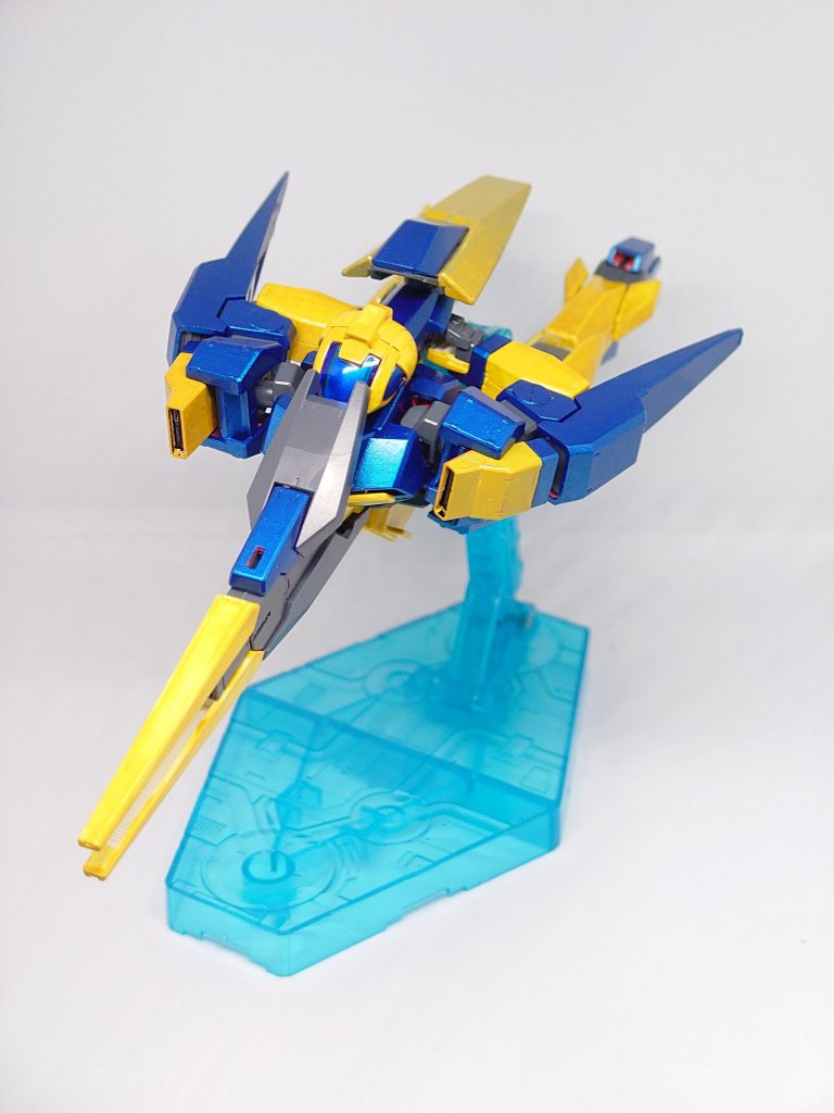 AGE系キットはお値打ち価格で完全変形と言うのが素晴らしいですね。