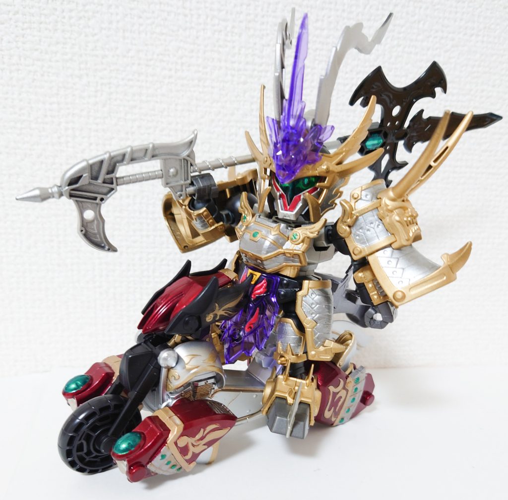 バイクに乗る呂布トールギス 