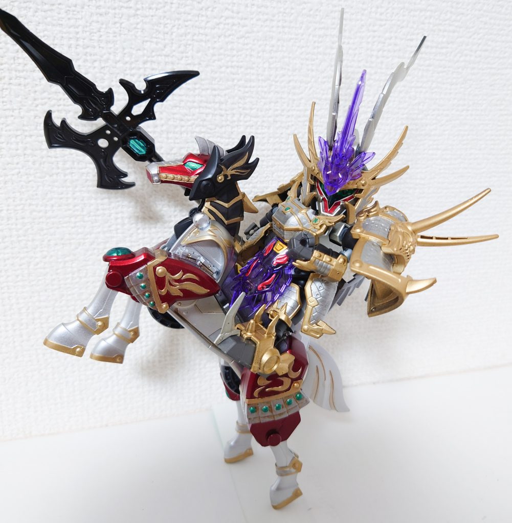 どこかで見たポーズ（笑）やっぱり呂布には赤兎馬が良く似合います。