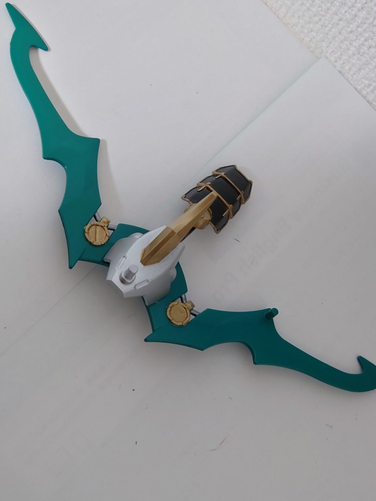 オリジナル武器手甲と一体型の弓「蒼天弩弓」ほぼSD頑駄無のパーツから出来ております。