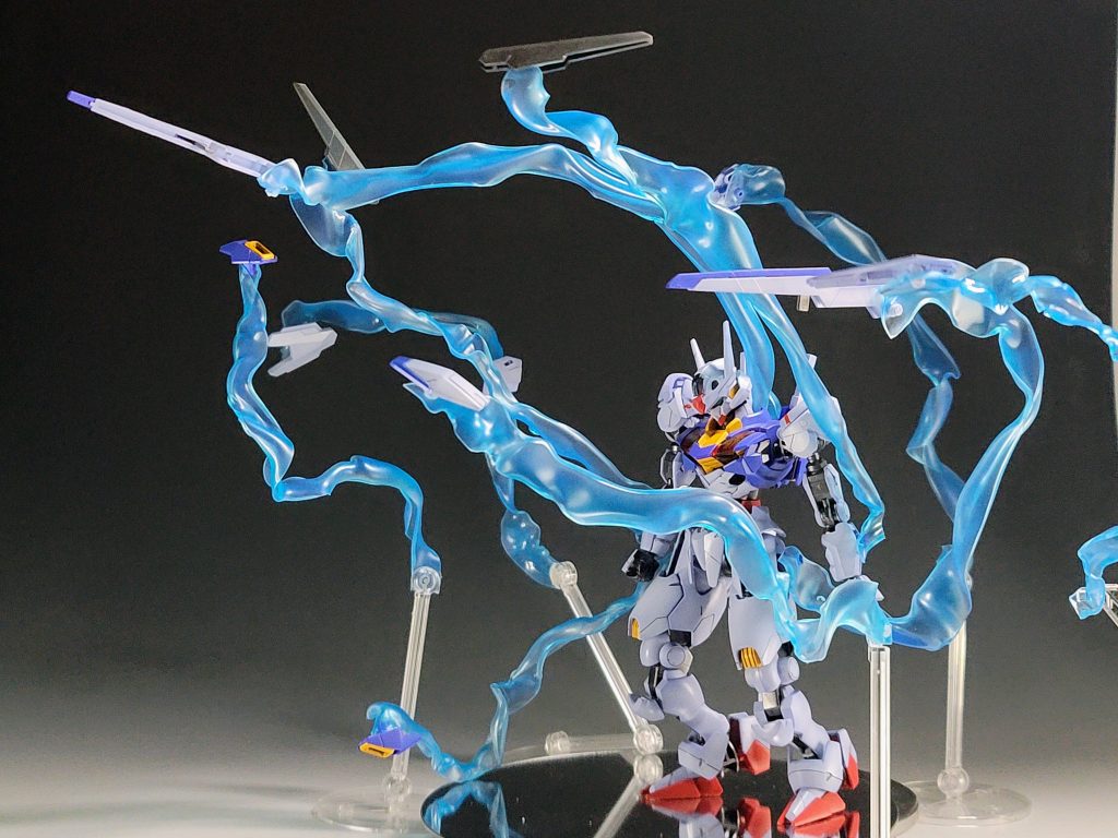 ガンビットフォーム発動状態です水星の魔女なので水属性の魔法的なイメージのエフェクトを自作しました。ディランザの中でわけもわからずやられたグエルから見たら魔法のようだったでしょう。一番好きなシーンです😊