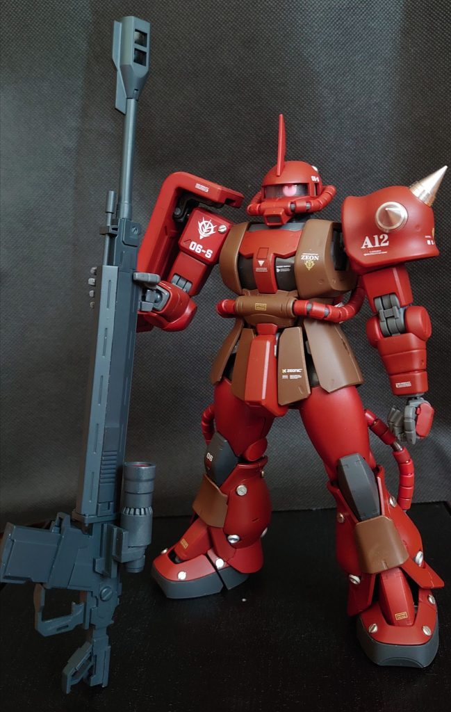 武器には海外製の長距離狙撃ようライフルを持たせましたが、デカ過ぎ&重すぎで持たせたときのポーズが定まらない。