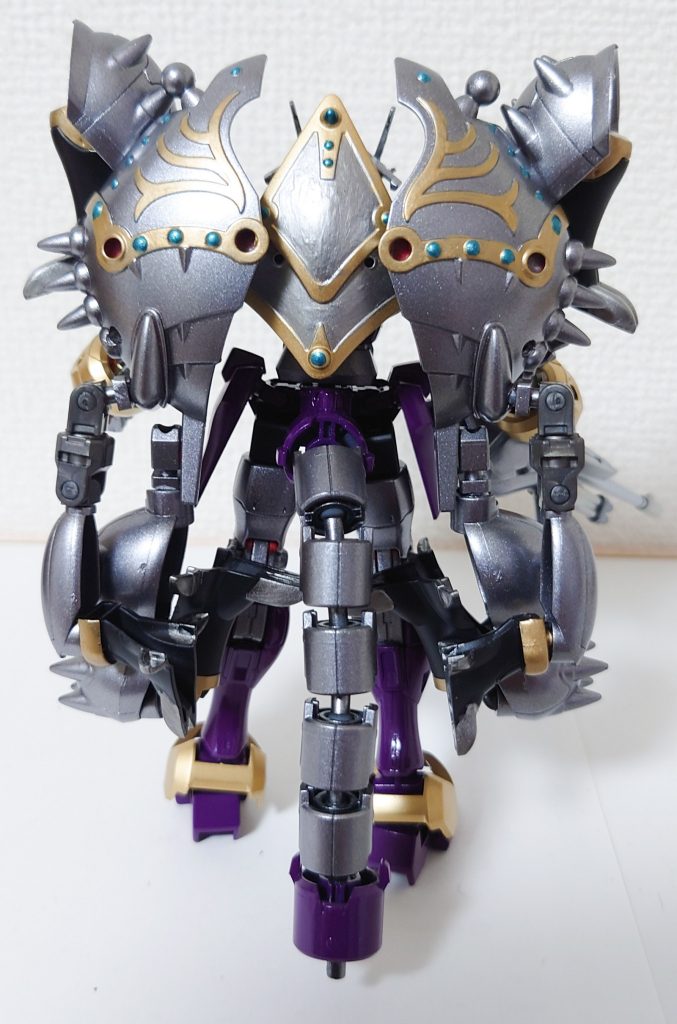 背面今回も尻尾ついてます。