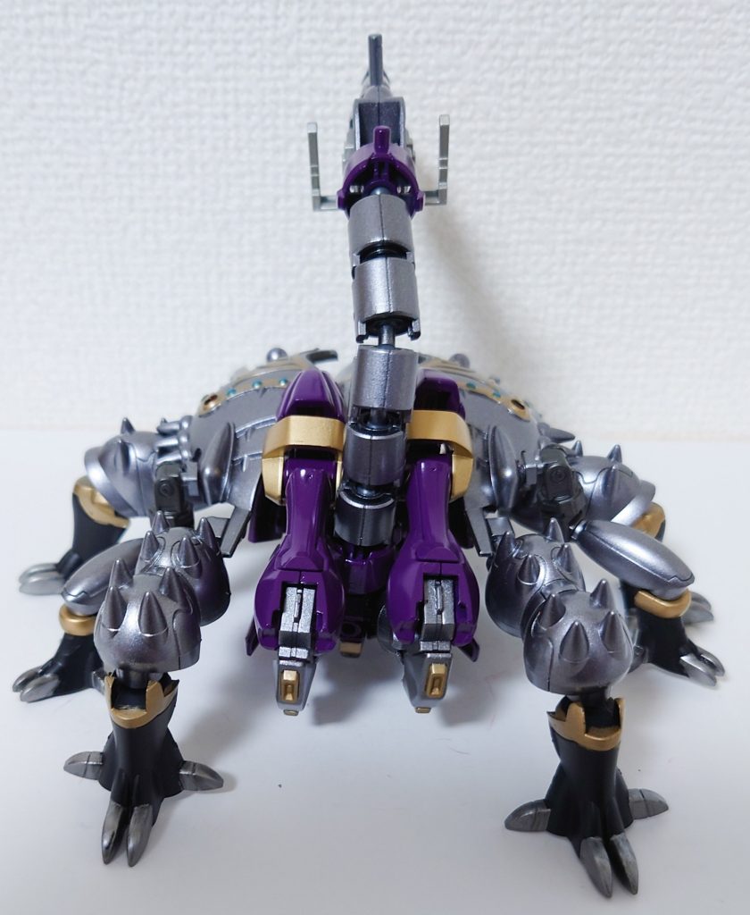 サソリ形態　背面