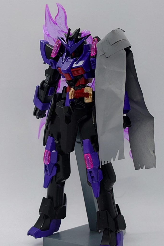 腰にレッドフレームの刀を付けてます！マントは中々上手く作れず手作り感が出まくりなマントになっちゃいました(T_T)