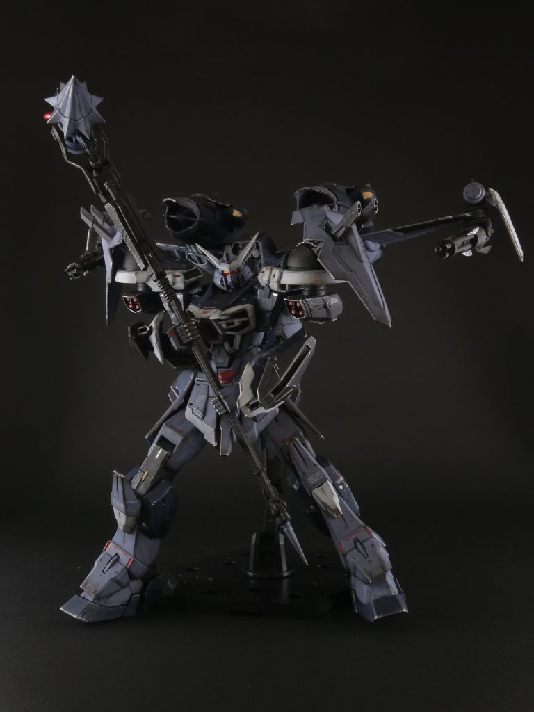バックパックのユニットと、武器が重くて自立が大変。アクションベース推奨です。