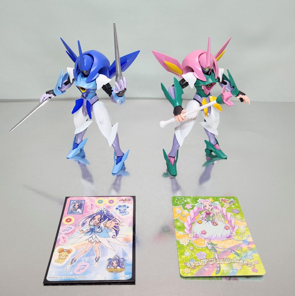 蛇足ですが元ネタ初代の黒と白で作るつもりが、パイロットの中の人がそれぞれプリキ◯アだったので路線変更