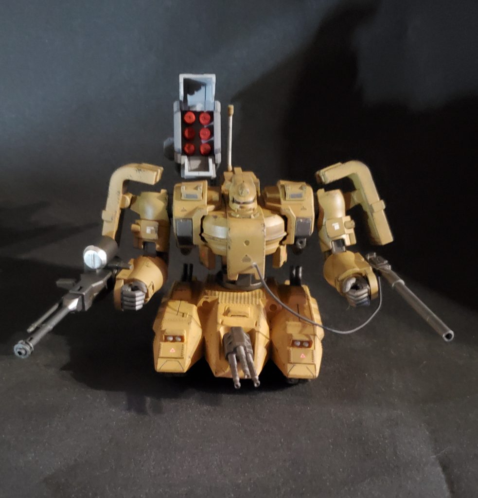 ミサイルポッドとビームランチャーを追加で装備。