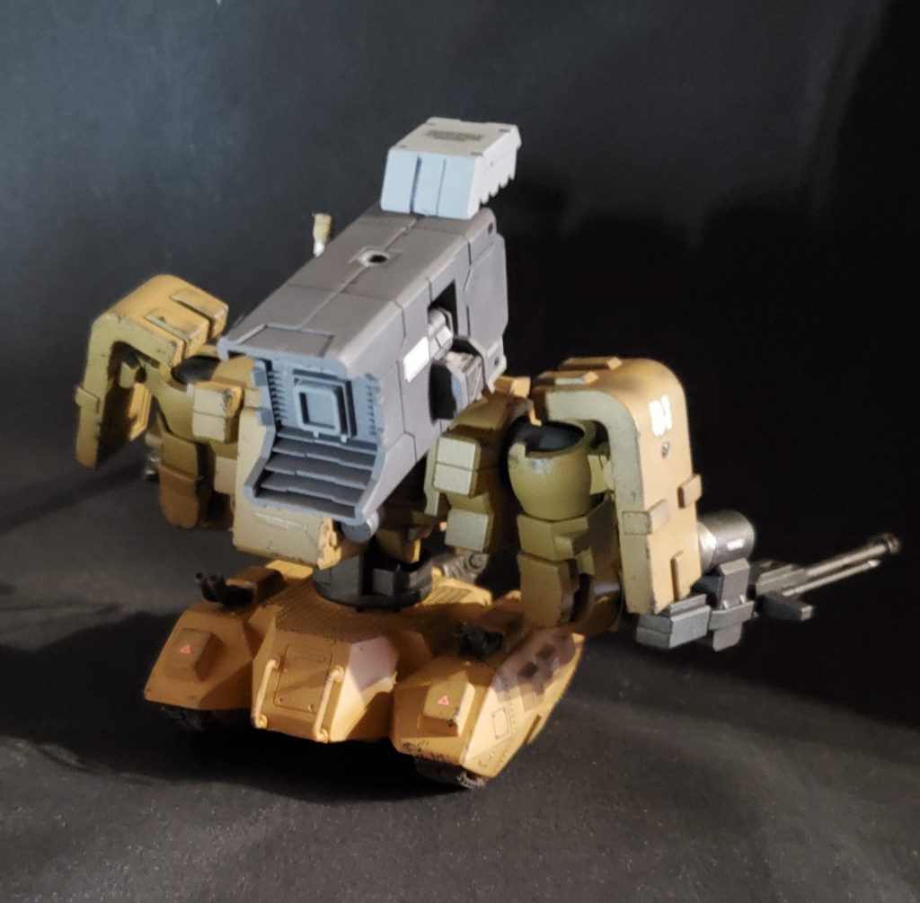 ミサイルポッドが大きくてちょっと重心が後ろに傾きがちですw