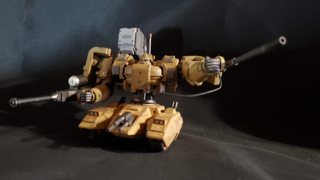 左手のビームランチャーは完全にエルガイムのパワーランチャーをイメージしてますw胴体に繋がっているケーブルとか。