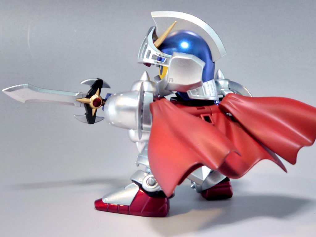 マントは厚みが気になるので縁を薄く削って視覚的に薄く見えるようにしてます。