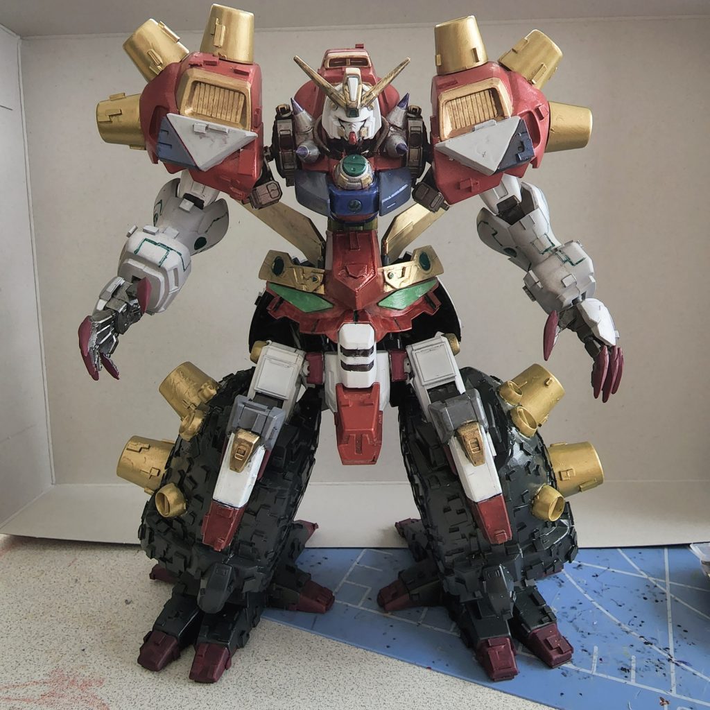 全身にプラ板を細かく切って貼り付けてディテールアップ「機械の怪物」をイメージして作成しました某石川ロボの皇帝に影響うけました