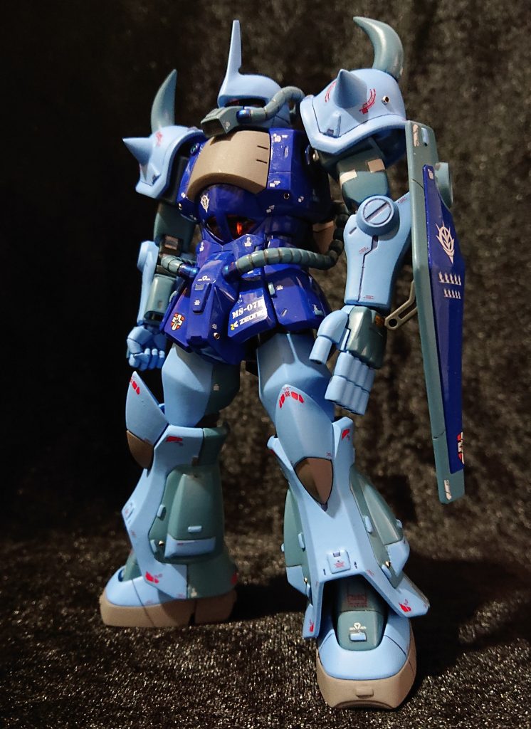 ファーストに出てくるモビルスーツは煽りが様になるなー😊