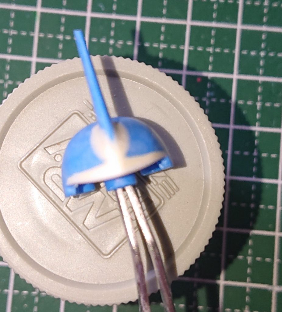 皆さまのオマージュで細目に。