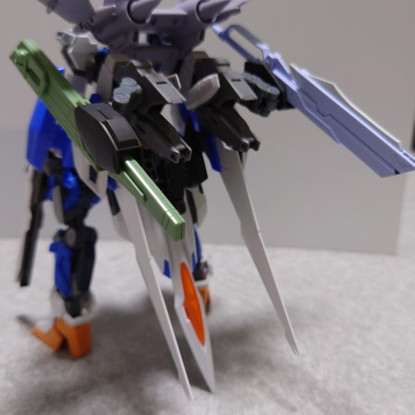 オリジナル可変機のストライカーパックを作成ジェットパックをベースにリバーシブルガンダムのブースターとディスティニーの装備を取り付けました運用コスト高そうだなぁ(；´∀｀)（2枚目）