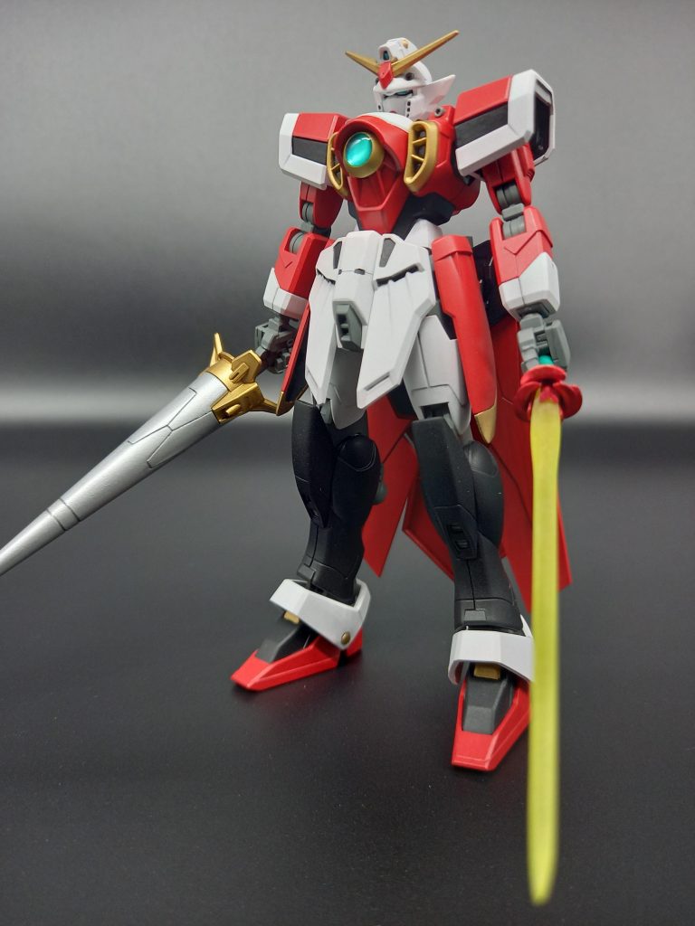 バードモードへの変形はオミットし、ランスとビームサーベルでの近接戦闘をメインとしています💥