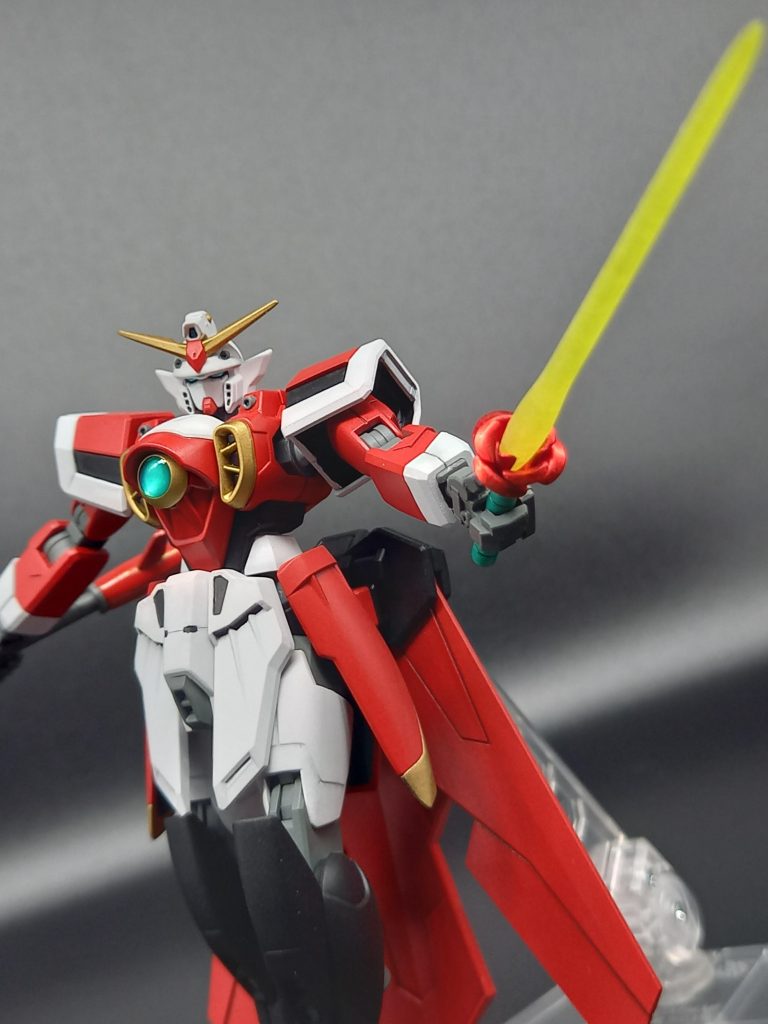 左手のバラ型のビームサーベル『ロゼッタサーベル』の切れ味は抜群です💕