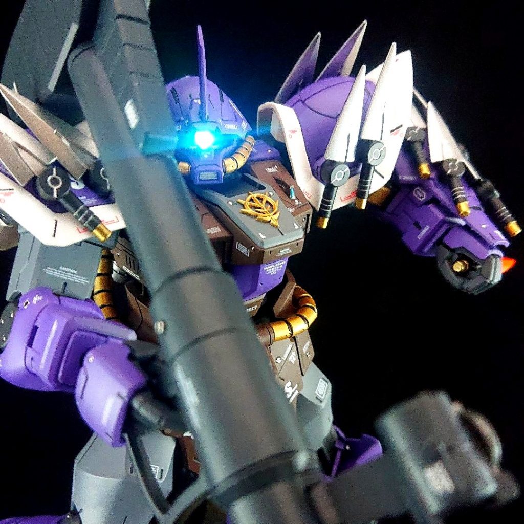 モノアイ点灯させる為に配線やらスイッチやら悩みなが無事完成した時は安心しました☆