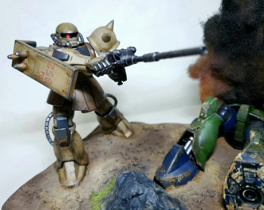 「クソっ、どこから撃ってきやがった！？」ってシーンをイメージしてます。