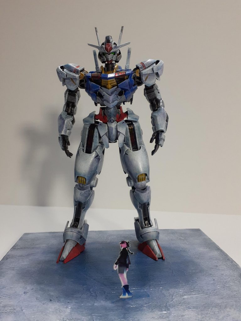 台座はスチレンボードをアクリル絵の具で塗装しました。