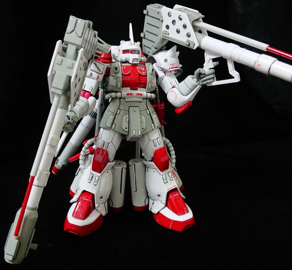 後輩のたかしくんから頂いたユニクロザク❗ありがとー😆気合いを入れてジャイアントバズーカを2本装備しました。