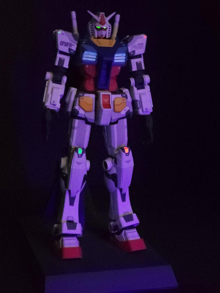 夜間バージョンを意識して胸ダクトは蛍光クリア吹いてます。