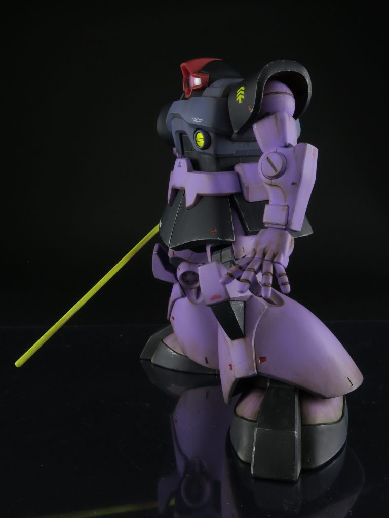 エッジにはドライブラシ。黒い成形色にはシルバー。他はウェザリングカラーのブラウン系を。フィルタリングのついでにやりましたが、意外と良かったです。