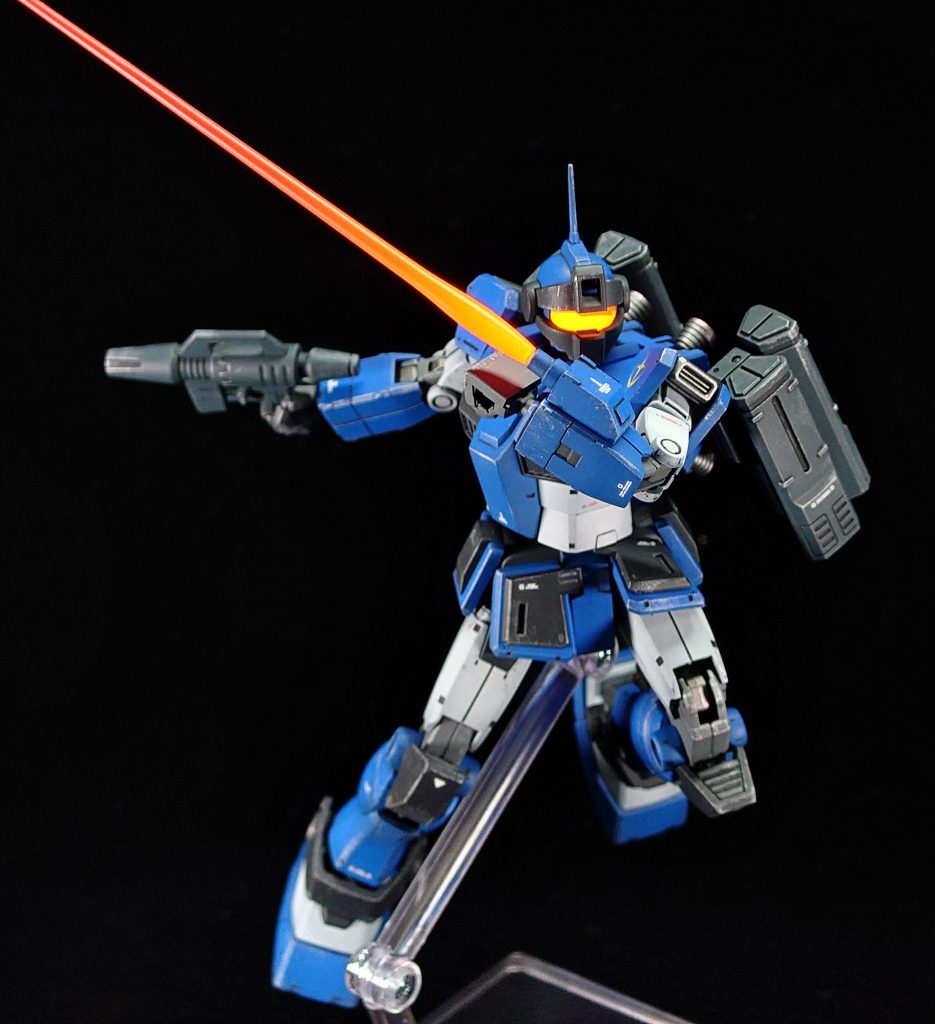 下地→水性サフブラックメインブルー→水性シードカラーフリーダムブルーメインホワイト→水性ガンタムカラーホワイトグレー部分→水性ガンタムカラーファントムグレー武器類→513ジャーマングレーグラウ関節等→シルバー+黒鉄色を調色したものバーニア、武器一部→タミヤアクリルガンメタバーニア内部→クリアレッドメインカメラ→アクリジョン蛍光オレンジ今回でフリーダムブルーはかなりお気に入りの色になりました、今後も使っていきたいです!