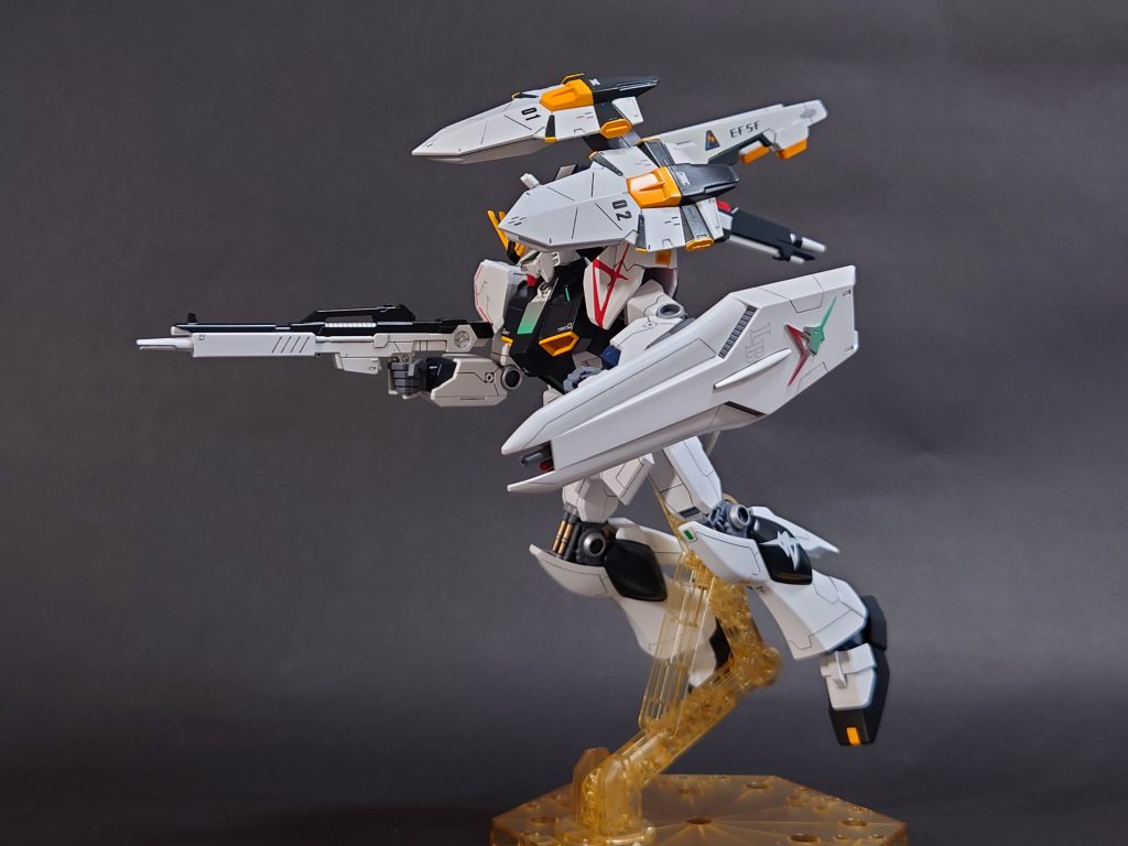 [ストーリー]UC0105年。マフティー掃討のため地球降下するロンド・ベル隊に配備。グラナダ工場に保管されていた予備部品を使った急造品。