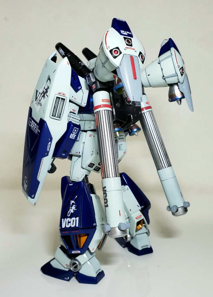 ブースターポッドはHGフルバーニアンから。バックパックもFbコア・ファイターのジャンク品なので取付部品がなかったのでチョバムアーマーを被せたあとに接続部を自作してます。