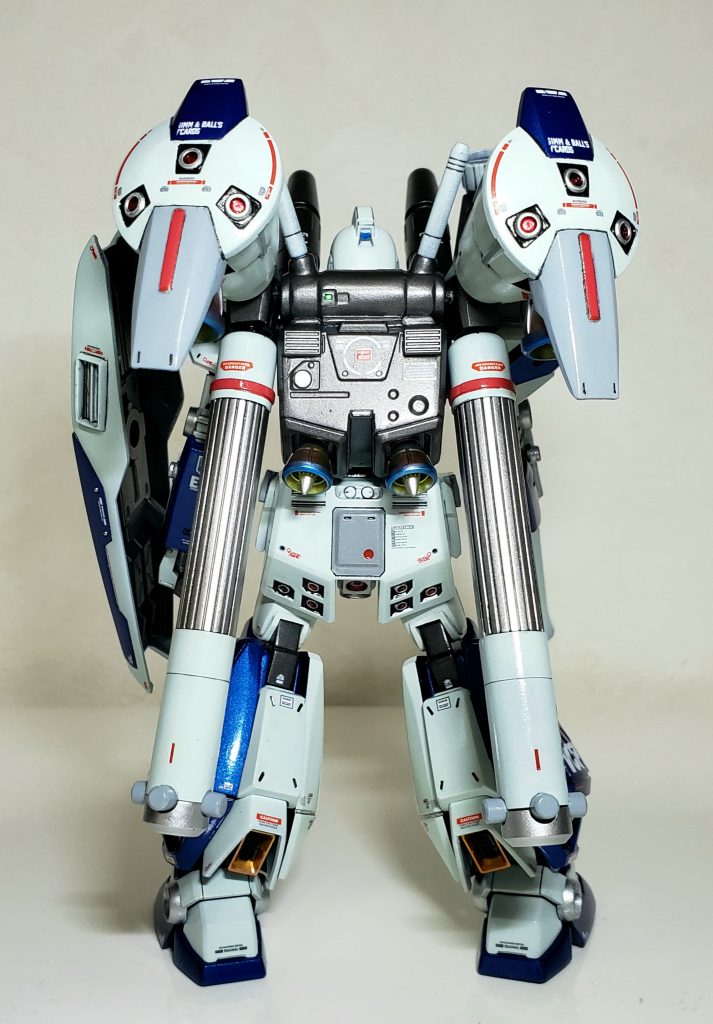 プロペラントタンクはビルダーズパーツから。長すぎたので切断して長さ調節してます。