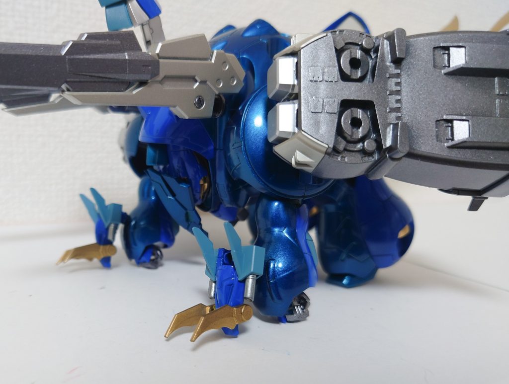 ファングが爪の役割となってます。