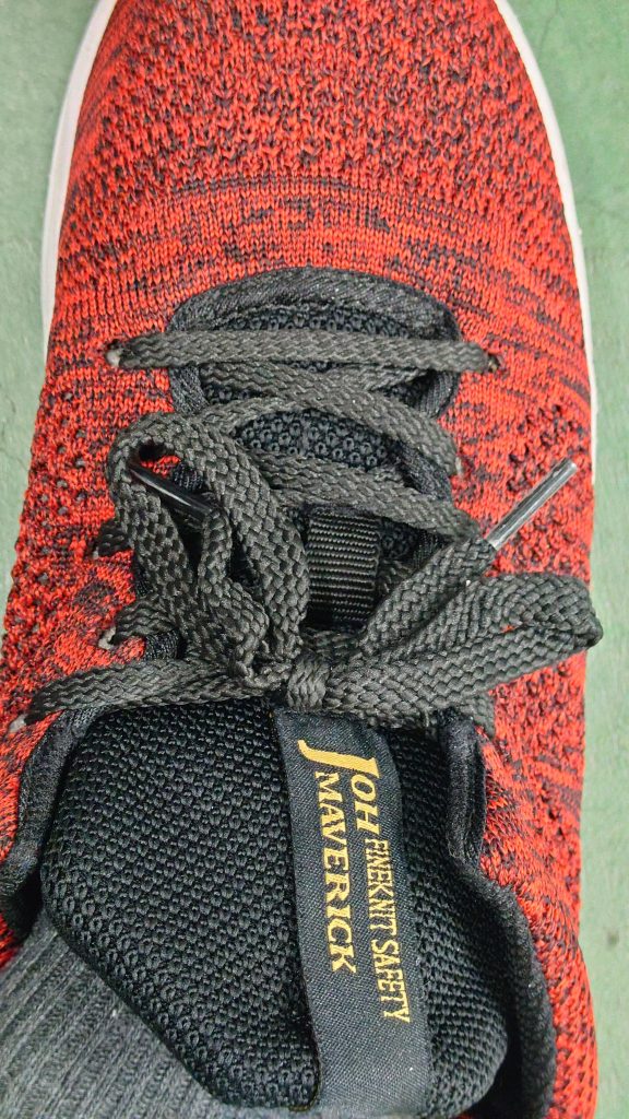 ジョー・マーベリックは架空の名前です。自分の安全靴に書いてあって、格好良い響きだし、使っている色合い同じだし名乗ってみました。