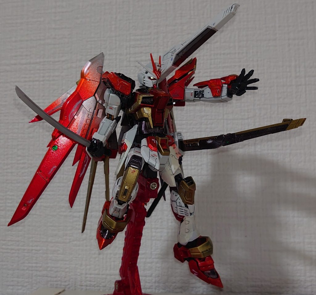 今回もグラデーション塗装の練習を兼ねてデスティニーの翼をグラデーションにしました