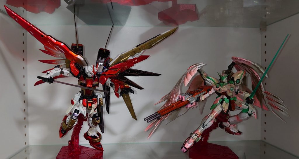 最後はライバル機のアブソリュートと並べてシュダ・ザラvsセフィリア・クラインのアスランの息子とキラの娘との対決 