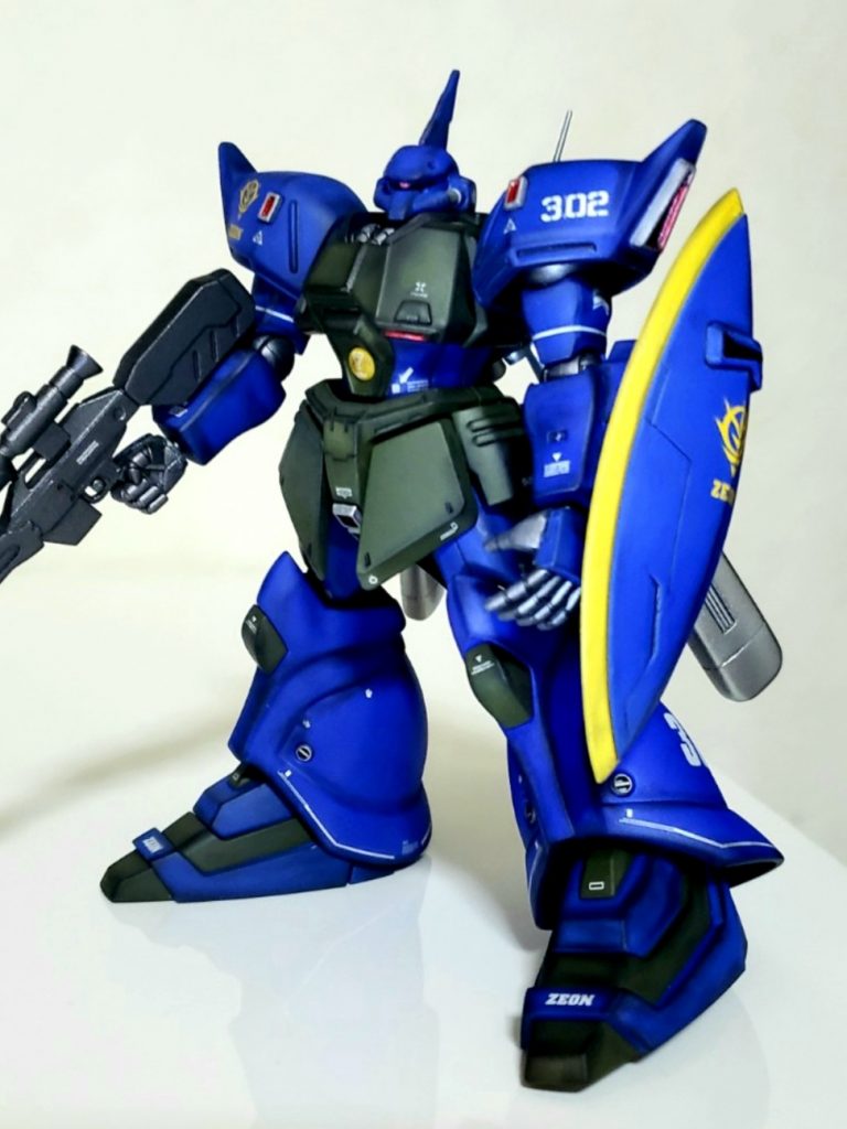 水転写デカールはありあわせのものを適当にチョイス。ゲルググのシールドがあったので装備してます。